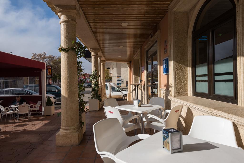 Hotel La Barca Pedro Munoz Exterior photo