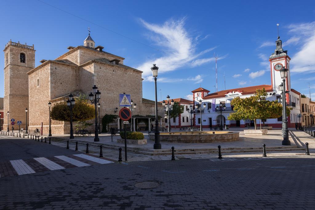 Hotel La Barca Pedro Munoz Exterior photo