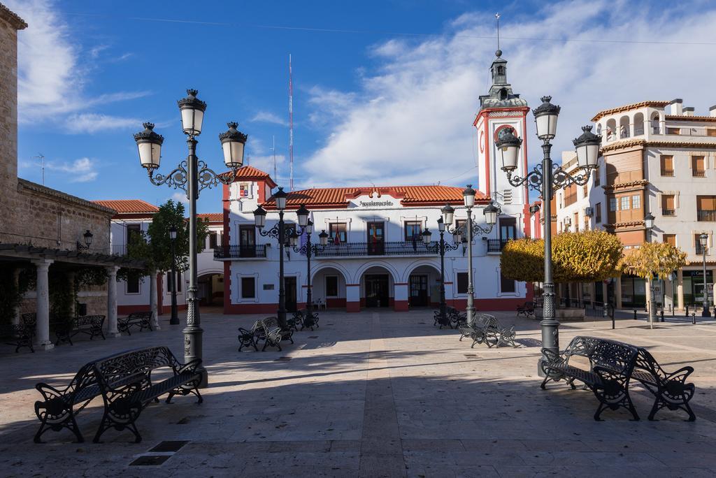 Hotel La Barca Pedro Munoz Exterior photo